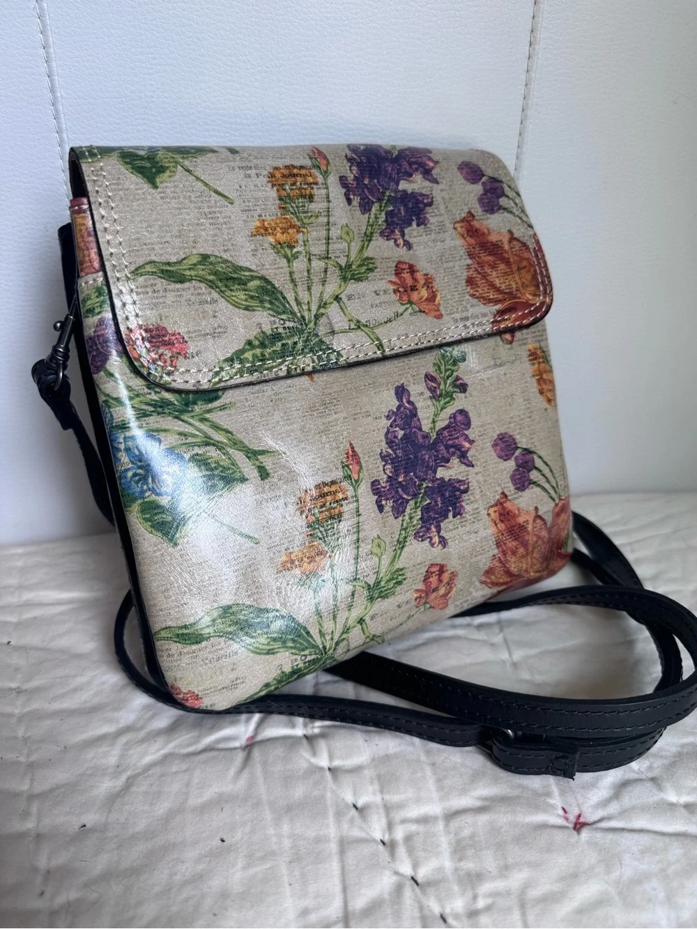 Patricia Nash Crossbody Bag in Parisian Newspaper Print - Picture 1 of 7